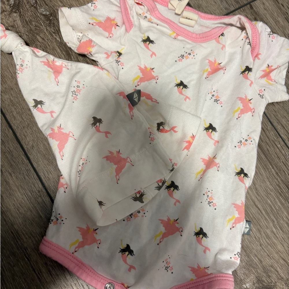 Kyte baby mythical hat and bodysuit set